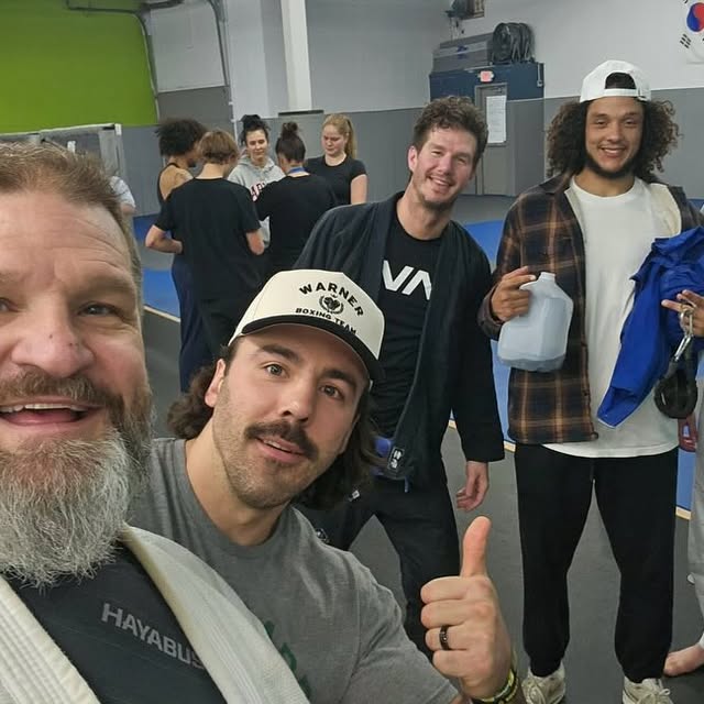 Different programs… one community, United facility. 👊

From Jiu Jitsu to boxing to fit…