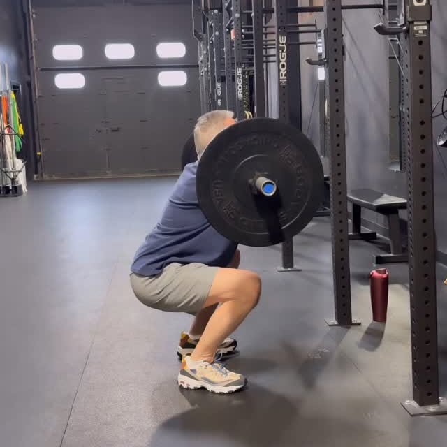 Everyone starts somewhere — and this is a BIG one 👀👏🏻

First EVER barbell front squa…