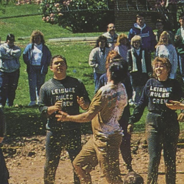 The '90s were truly iconic. ✨💙