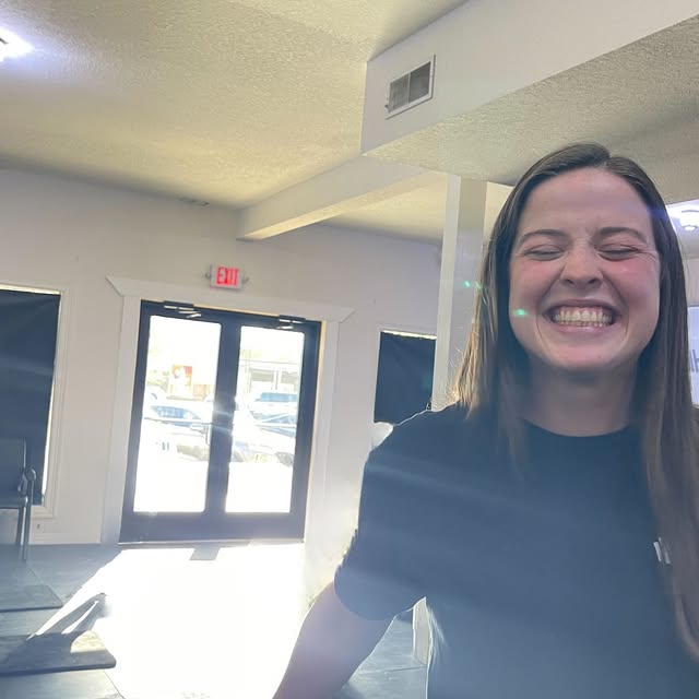 Coach Tori says come to class. 💪

#HybridTraining #smallgrouptrainingsessions #lakejac…