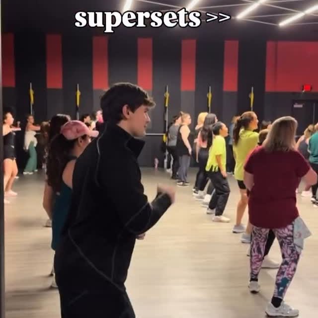 Optimal🏋🏻‍♀️💃⁣
📸: @crunchgreenbay, WI