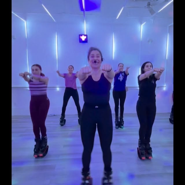 Nuevo look en el estudio y nueva coreografía!!! 💃👯‍♀️🎶🔥

#kangoojumps #jump #reboun…