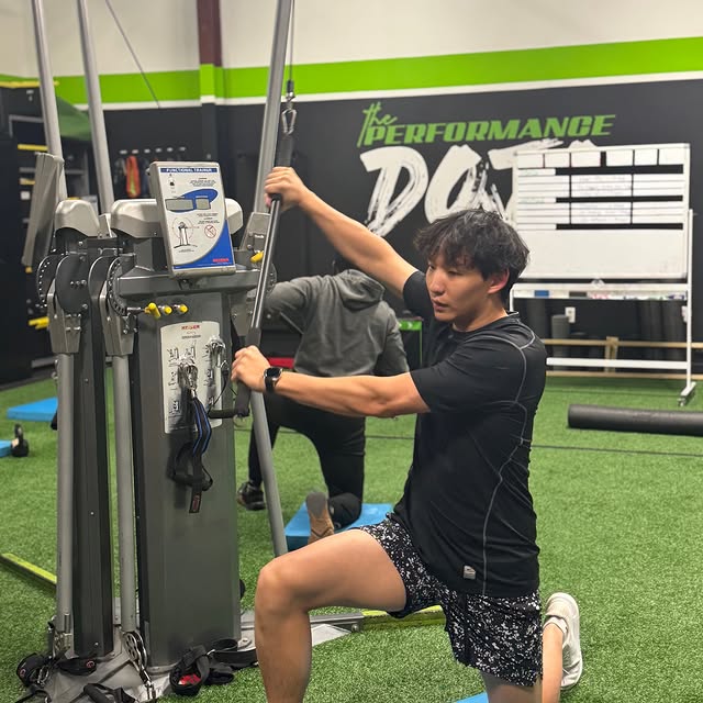 Most people think core training means sit-ups.

But real core strength is about stabili…