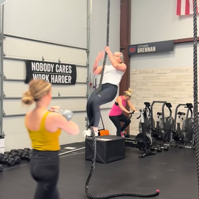 Rope climbs allllll dayyyyy. From legless to traditional climbs and everything in betwe…