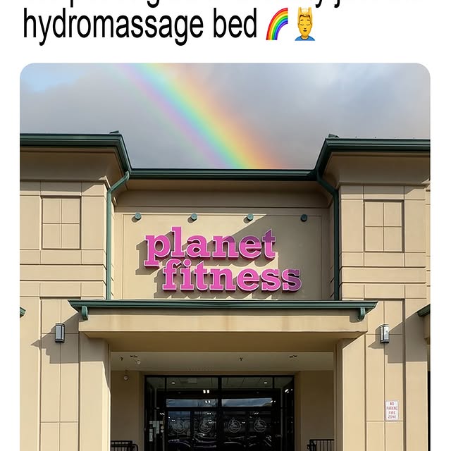 forget the gold, we’re chasing gains at the end of the rainbow 🌈🏋️‍♀️🔥 #planetfitness