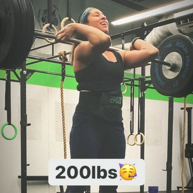 Christmas came early! 🎄🎁

200lbs ✅

So proud of myself! When I set this goal one year…