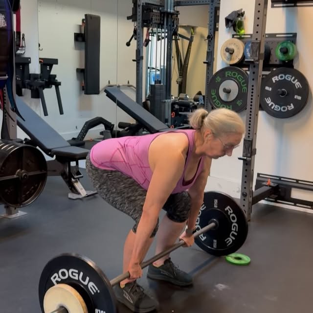 Sharon consistently lifts for longevity, new muscle…. and 🍑! Through ups and downs, sh…