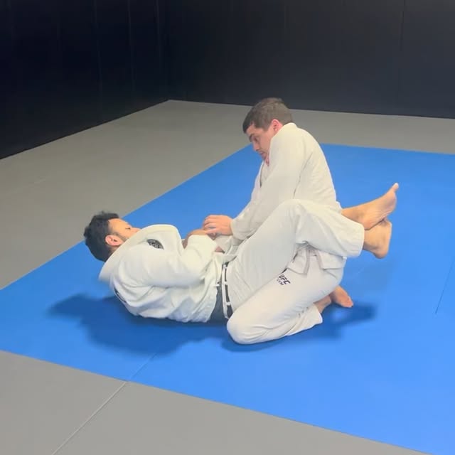 Java and Jiu Jitsu! ☕️ 🥋 

This morning’s 5 AM class was all about defense from guard.…