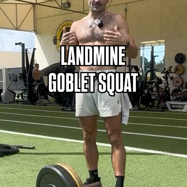 ⚡️🦵LANDMINE GOBLET SQUAT

Good positioning starts before the squat even begins.

Hand …