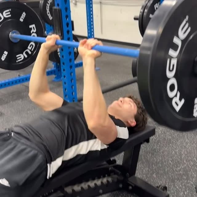 PUSHIN into the next season😮‍💨

Bring the gains this offseason at REBUILT.

#strength…