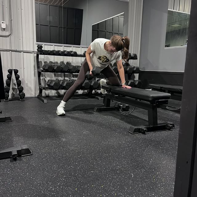 Cadence Knisley (Illiana Christian🏃🏼‍♀️) is a STUD ‼️

Cadence is a track athlete who…