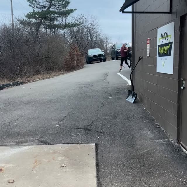 Warm enough to run outside today and everyone’s a little happier about it ☀️ 🤩

#zelie…