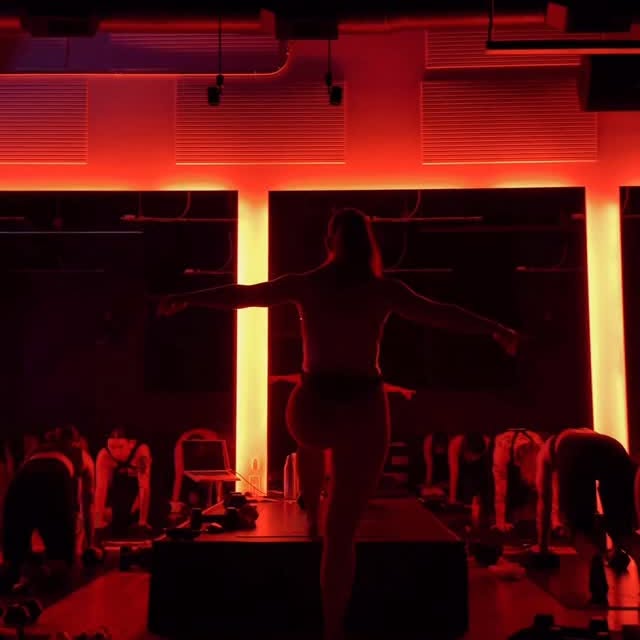 60 seconds of POWERMAT with @kerriechamberlain.

At LEAGUE, expect to be coached. Pushe…