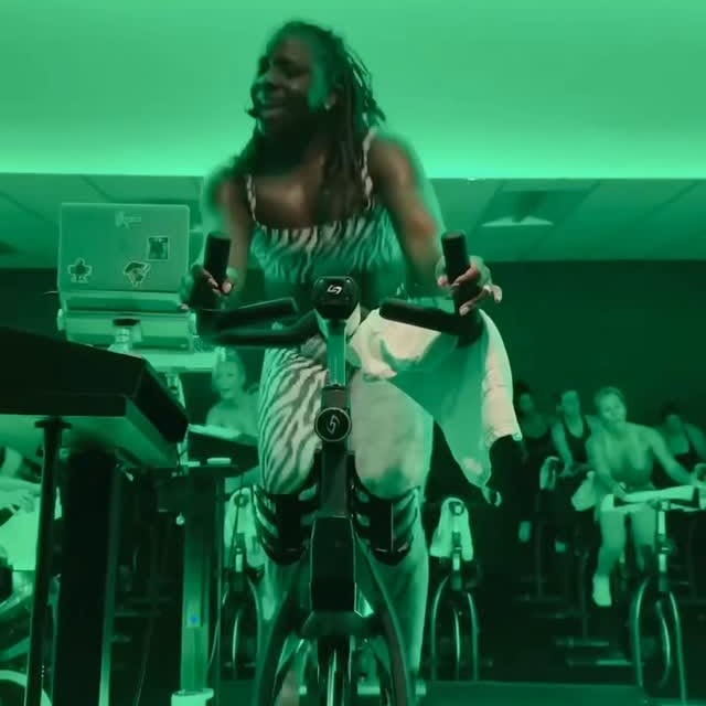 COACH SAM’S DEBUT ⭐️ 
What a Practice, LEAGUE. Way to show up + show out with our girl!…