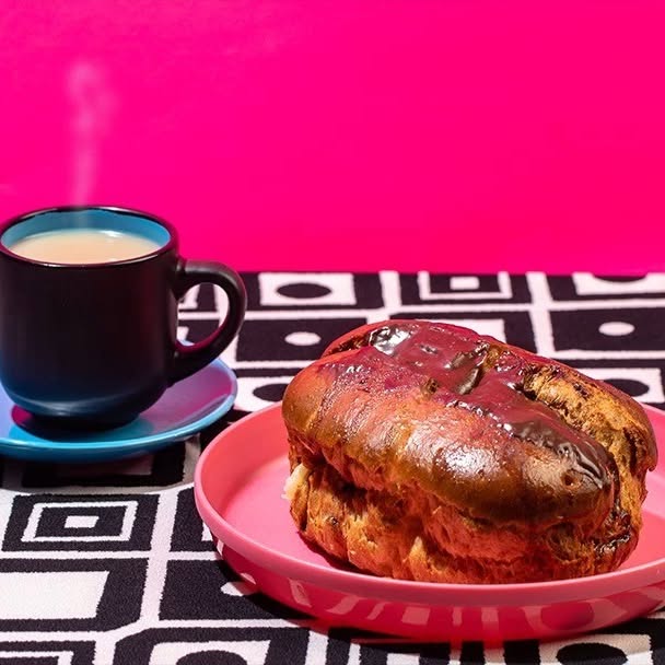 Diner life forever! Coffee and Éclair please

#foodphotographer #stopmotionanimation #p…