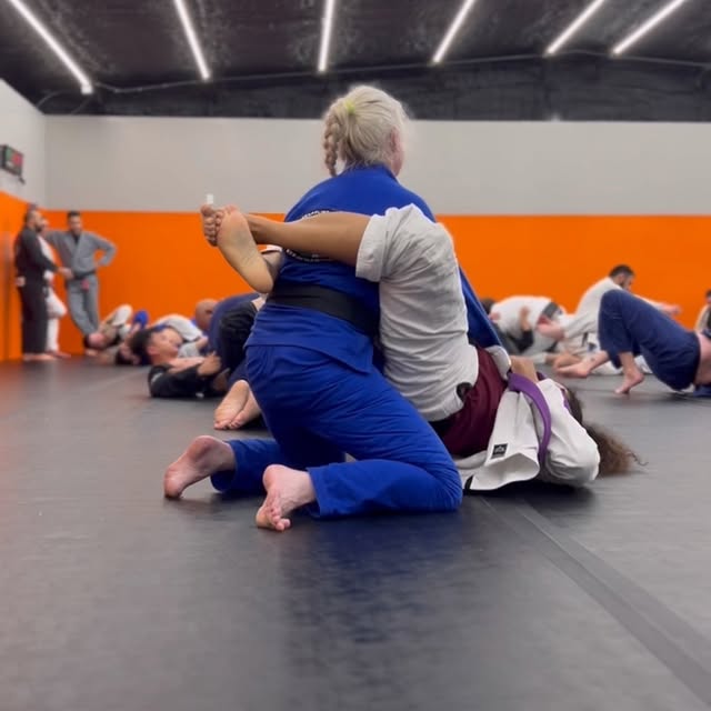 TWIN WOLVES
~ Jiu jitsu adults
~ Jiu jitsu kids
~ MMA
~ GYM
~ Boot Camp
•
—> ask for mo…