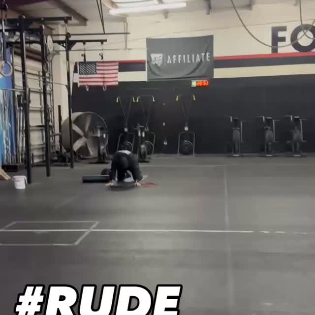 26.3 hurts 😭😢

Who made @thedavecastro mad?