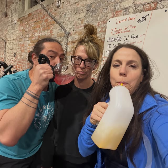 6AM welcoming Coach Becky back with “Anything but a water bottle” 🙌🏼😂🫖🍶