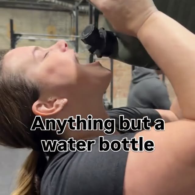 The 6AM welcoming Becky back to the gym. 💧 💦 🫖🧉🍶

#anythingbutawaterbottle #crossf…