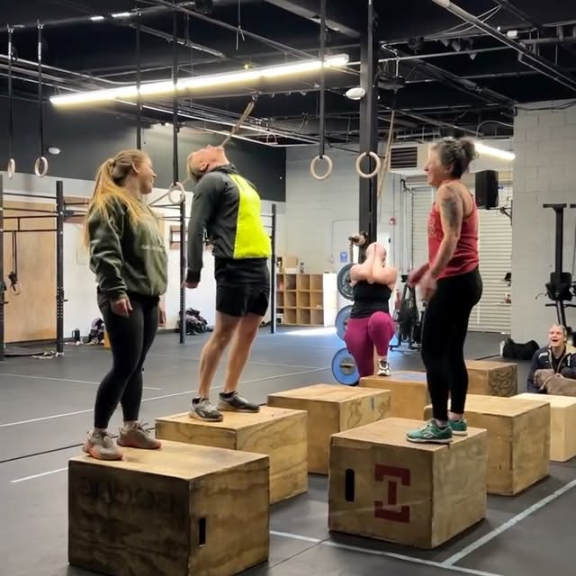 Just a bunch of no reps on the Whitney Houston challenge. 
•
•
•
#iwillalwaysloveyou #s…