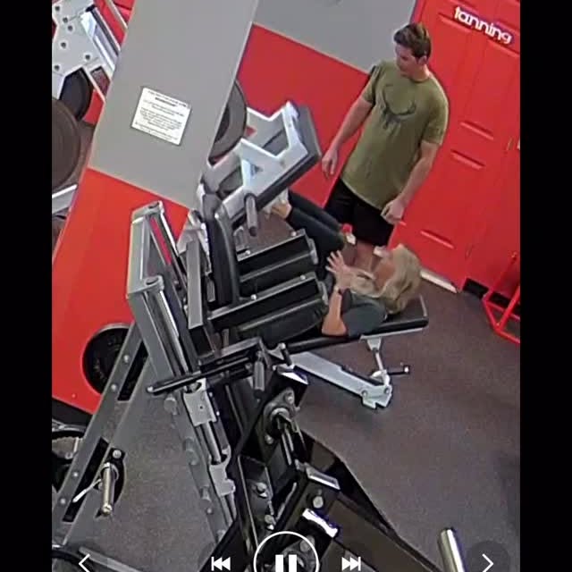 From Doubt to PR. 💪🏼🏋️‍♀️ 
New PR unlocked 🔓 for Wyndee hitting 135 on bench press …