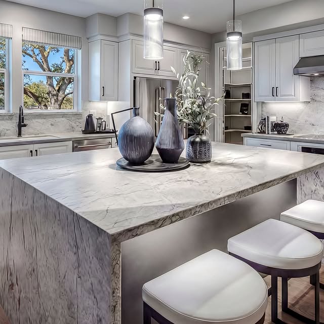At Parkside West, discover a collection of 3-story townhome-style condos in Milpitas, C…