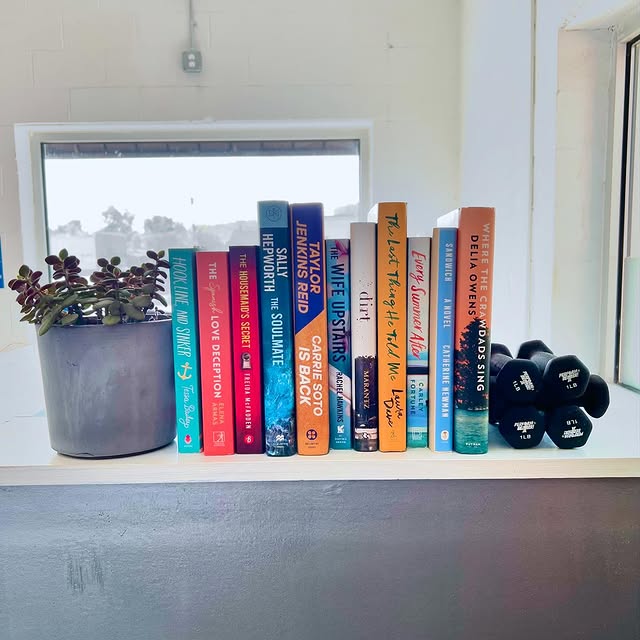 Our little tribe-rary 🤓
Supporting your fitness & reading goals.  We love our bookworm…