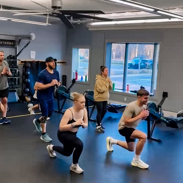 Miller Place HYROX night one was no joke 🔥

Rowers going, burpees hitting, lunges burn…