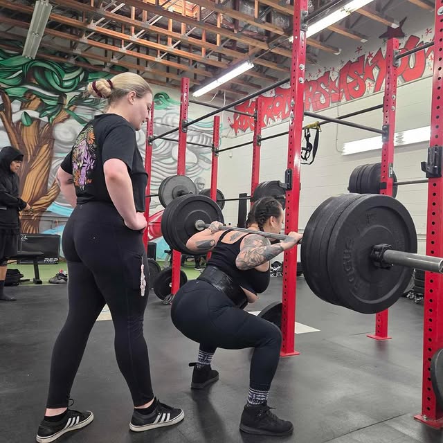 Powerlifting today at 10 am! 😎🔥

SLC:
9:00am Fitness @vickies37⁠
10:00am Powerlifting…