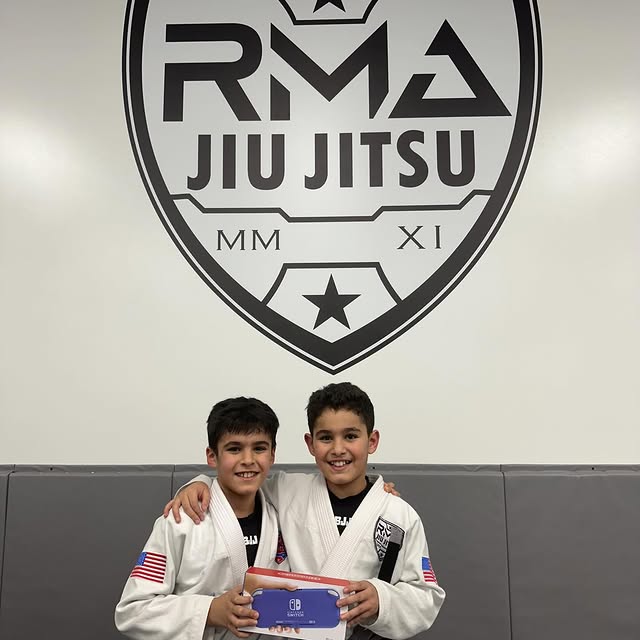 Ryan and Rawan won the Christmas’s promotion!
Good job boys!!!