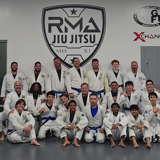 Great training tonight!!!!
And congratulations to Willian on his promotion to blue belt…