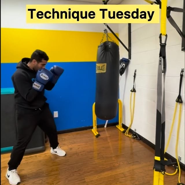 Technique Tuesday!🥊🥊🥊1-2-3-5 Combo🥊🥊🥊👀Watch & 🤯Learn #boxing #fitness #gym #per…
