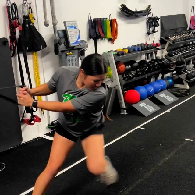 Congratulations to @clairekirby.2025 on her commitment to attend and play softball at F…