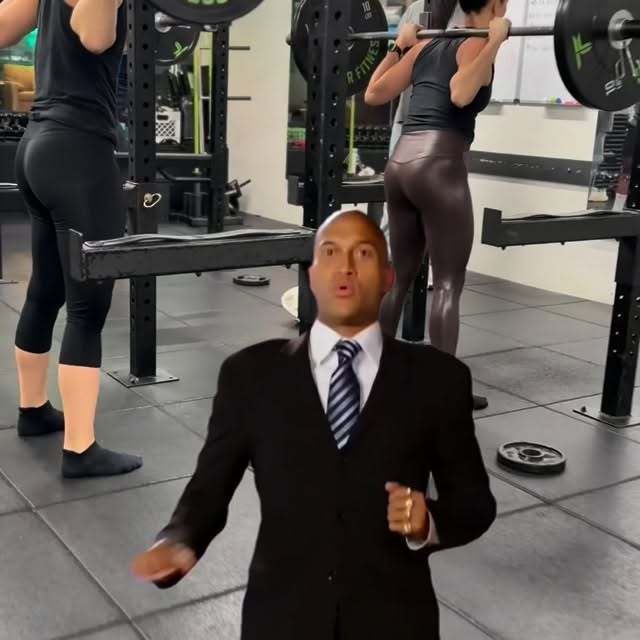 Time to SQUAT baby! 🔥 
What workout makes you feel like this? 😂

#legday #gymtime #gy…