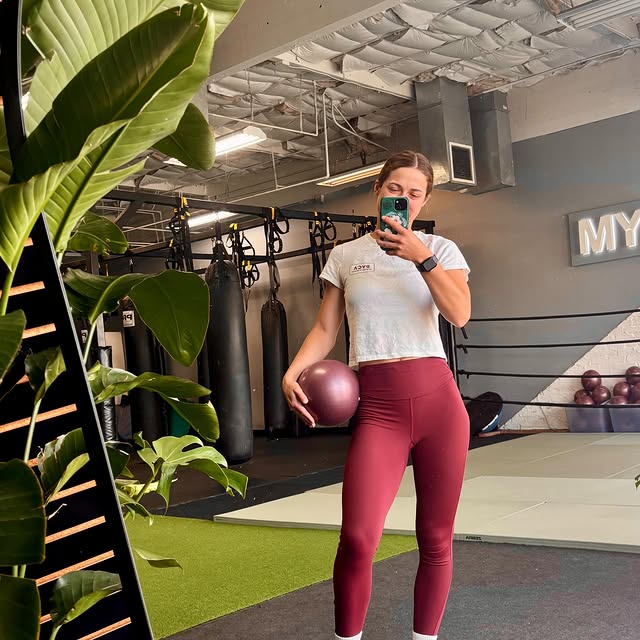 Sundays are for strength, smiles and shakes 💖💪🏼

Join me every Sunday at 9am to star…