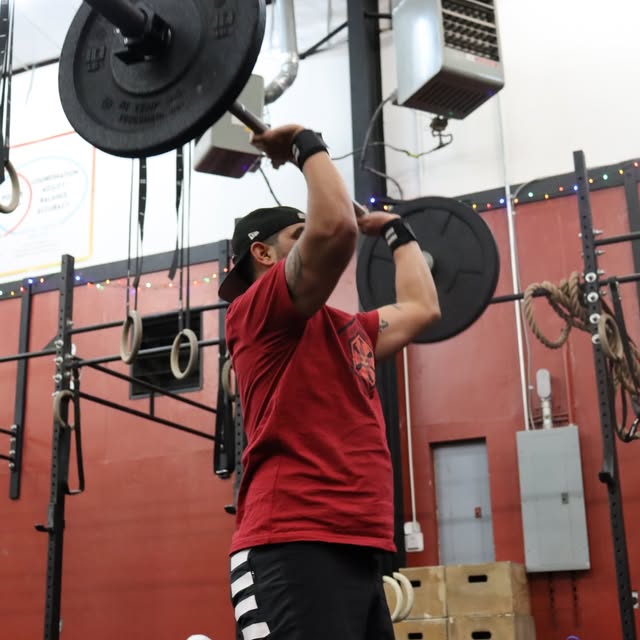 In a crossfit gym in a galaxy far far away ⚔️ 

26.3 FNL 
Theme: Millennial Energy 🥳

…