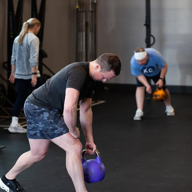 Getting stronger one rep at a time ✅

#2020fit #workhardbekind #kettlebell #row #fitclass