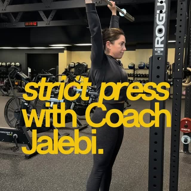STRICT PRESS with @lyonsmovement ⚡️

#flagship #sanfrancisco #sfgym #sf #sffitness