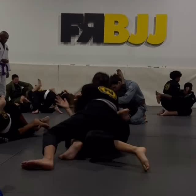 Give your child the gifts that come with training Jiu Jitsu. Discipline 🫡, confidence …