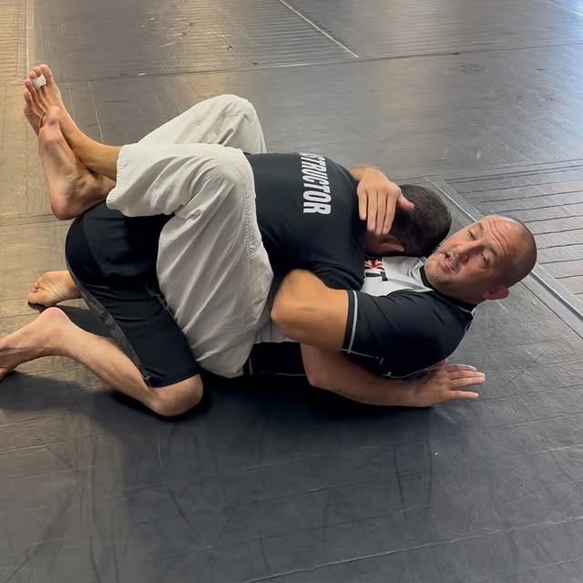 “Hitch a ride” Kimura 🚖  www.YoungstownMartialArts.com  Next Level Martial Arts in Aus…