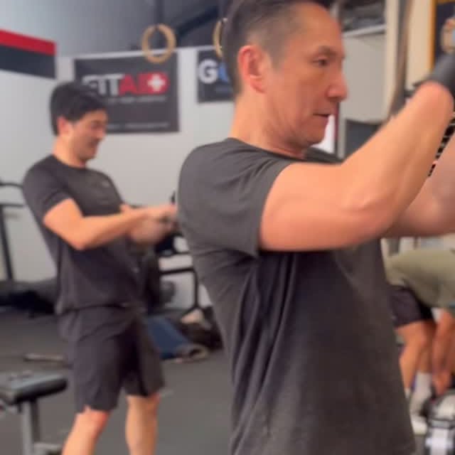 Some of our peeps putting in work. Bodybuilding day. #benchpress #russiankbswings #dead…