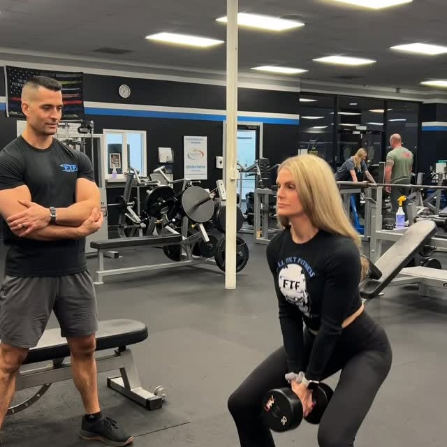 Caught 😅🫣 #gym #kingsport #personaltrainer #workout #pushpastyourlimits