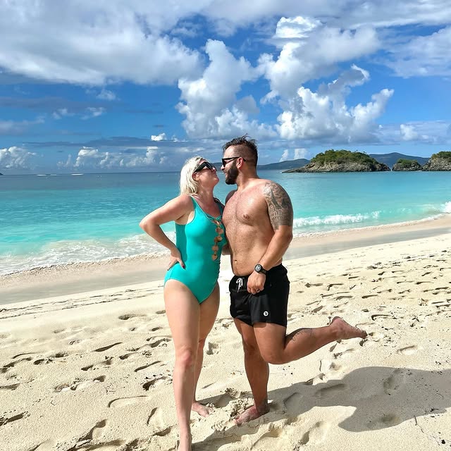 Life is better with you.
And when I think about the things that we've been through,
I k…