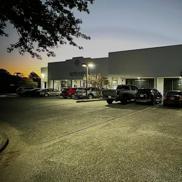 This building?

It’s not for fitness fanatics.
It’s for real life.

It’s for the parent…