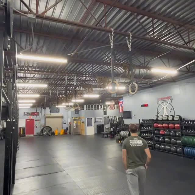 It’s only because we love you. 😅❤️

#functionalfitness #workhard #prioritizeyourhealth…