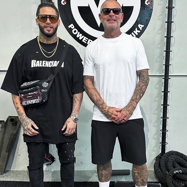 @robbiefelice in the house. Wow thanks for making the team lunch 👊🏻 @ethika