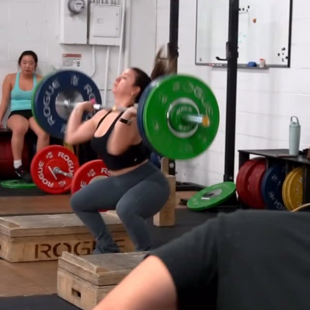 IKON ladies getting after it in the afternoon weightlifting coaching session. 

MTWF 6-…
