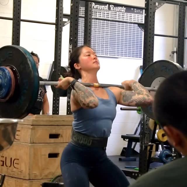 Technique on point ✨ 

A clip from our afternoon weightlifting coaching session. 

Coac…