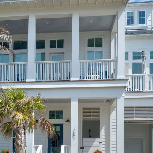 Your coastal escape starts here 🏖️🌅

 “Seas and Sunsets” at 201 Lakeshore is a beauti…