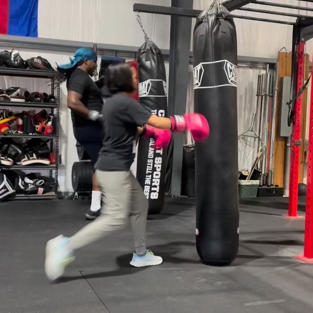 Fighter Fit 🥊 class @skipjack.crossfit join us! muaythai #stressreliever❤️ #trainhard …